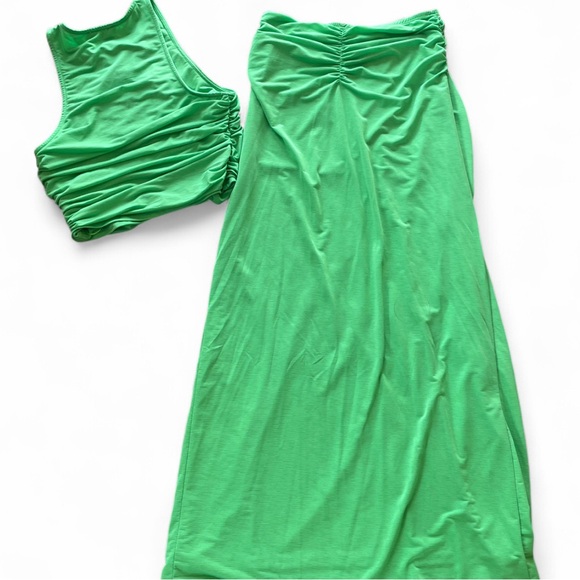 House of Harlow 1960 Vibrant Green Skirt Set - Picture 8 of 8